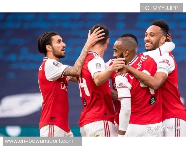 伯顿与曼城阵容对比分析揭示两队实力差异与战术特点 伯顿与曼城阵容对比分析揭示两队实力差异与战术特点