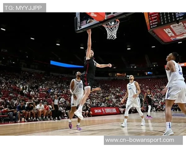 勇士与开拓者激战正酣2016年季后赛精彩回顾与分析 勇士与开拓者激战正酣2016年季后赛精彩回顾与分析