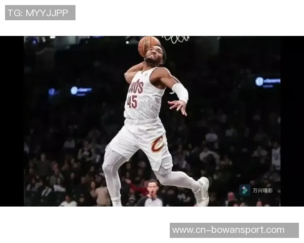 多诺万米切尔领衔球队奋勇争先展现篮球魅力与个人风采 多诺万米切尔领衔球队奋勇争先展现篮球魅力与个人风采